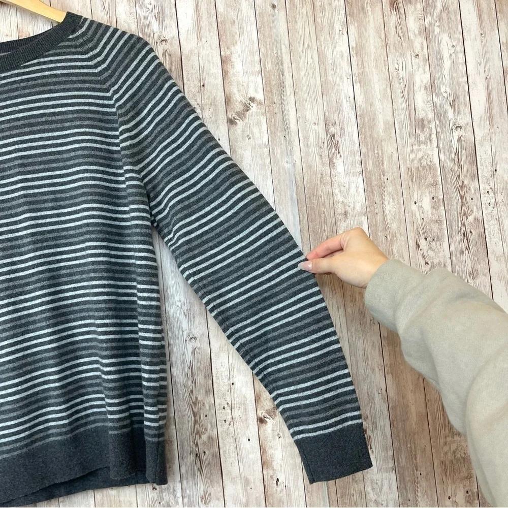 Banana‎ Republic Long Sleeve Striped Silk & Cashmere Blend Sweater Size Medium